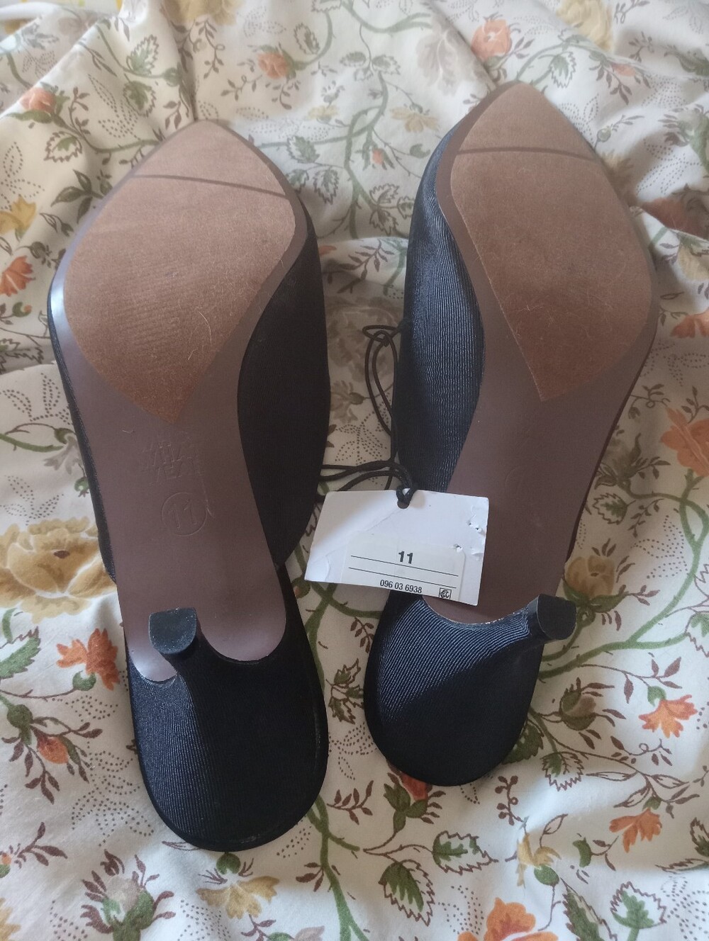 Who What Wear Black Grosgrain Kitten Heel Mules Slip Ons 11 NWT - Picture 3 of 3
